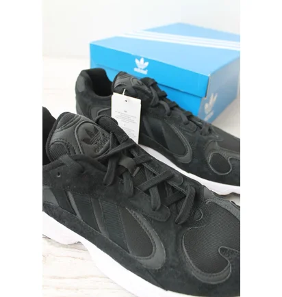 Кросівки чоловічі Adidas Yung-1 Cg7121 Black/White CG7121