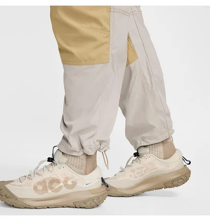 Штани чоловічі Nike Acg Smith Summit Cargo Beige FN0428-009