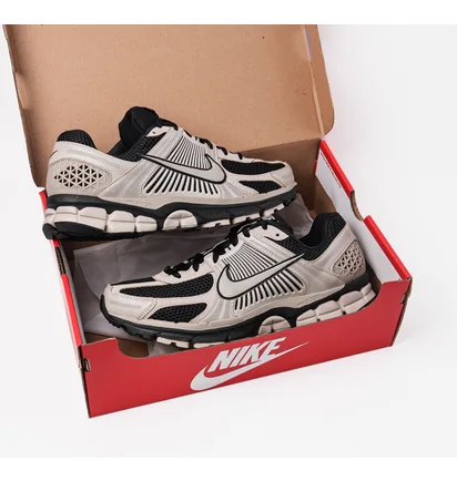 Кроссовки унисекс Nike Zoom Vomero 5 Beige FJ4151-008