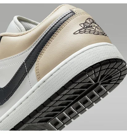 Кросівки чоловічі Air Jordan 1 Low White/Black 553558-153