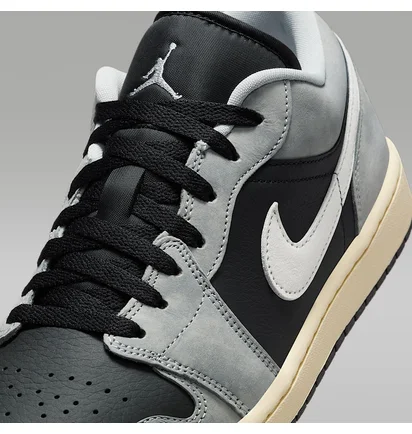 Кросівки чоловічі Air Jordan 1 Low Se Grey/Black HQ2010-012