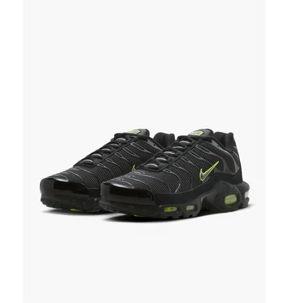 Кросівки чоловічі Nike Air Max Plus Black FQ2381-001