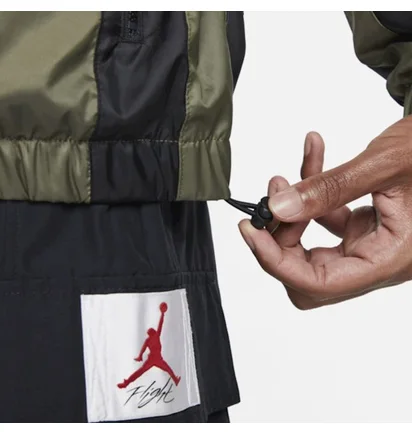 Вітровка чоловіча Nike M J Ess Woven Jacket Green DJ9828-222