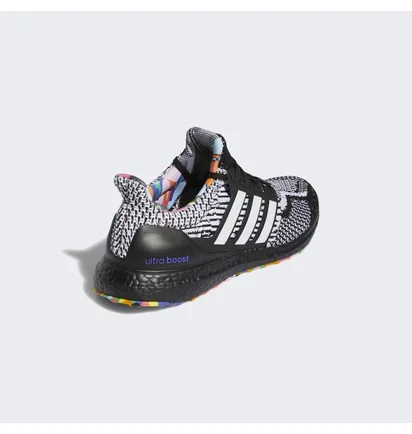 Кросівки унісекс Adidas Ultraboost 5.0 Dna Pride Shoes Black/White Gy4424