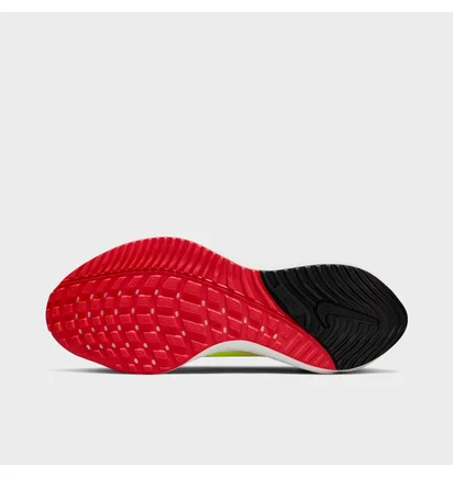 Кросівки чоловічі Nike Vomero 16 Running Shoes Red Da7245-600