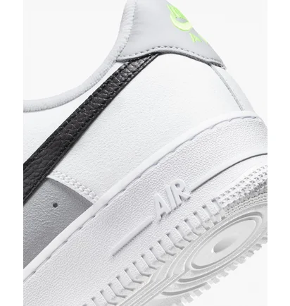 Кроссовки мужские Nike Air Force 1 07 White FQ2204-100