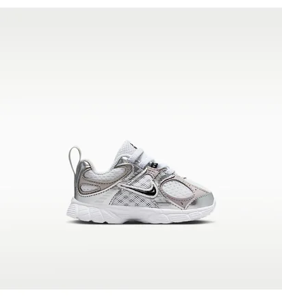 Кросівки дитячі Nike V5 Runner White/Metallic HQ6413-100