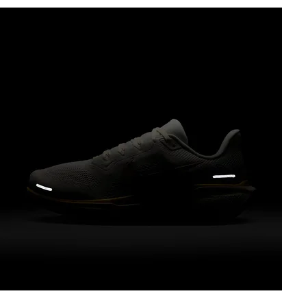 Кросівки жіночі Nike Air Zoom Pegasus White FD2723-111