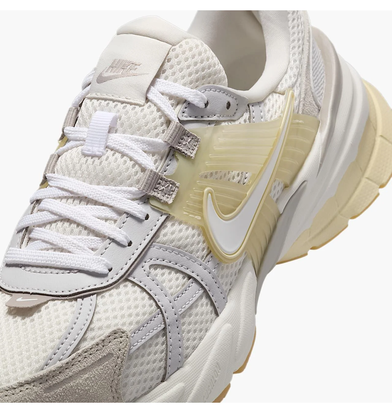 ᐉ Кросівки жіночі Nike V2K Run Phantom Beige HV4314-030