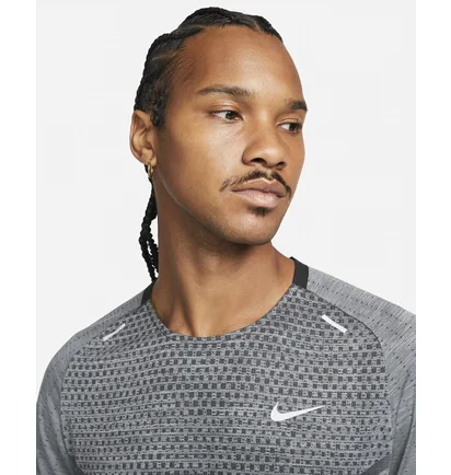 Футболка мужская Nike Dri-Fit Adv Techknit Ultra Grey Dm4753-010