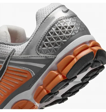 Кросівки чоловічі Nike Zoom Vomero 5 Grey FJ4151-002