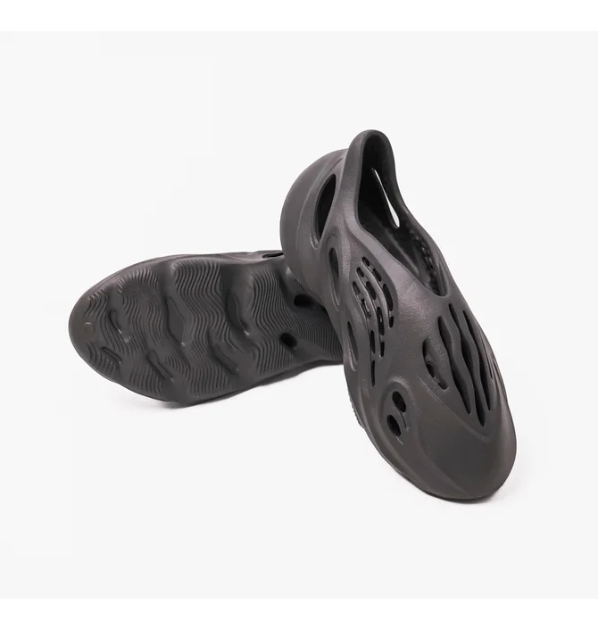 ᐉ Тапочки чоловічі Adidas Yeezy Foam Runner Carbon Black IG5349
