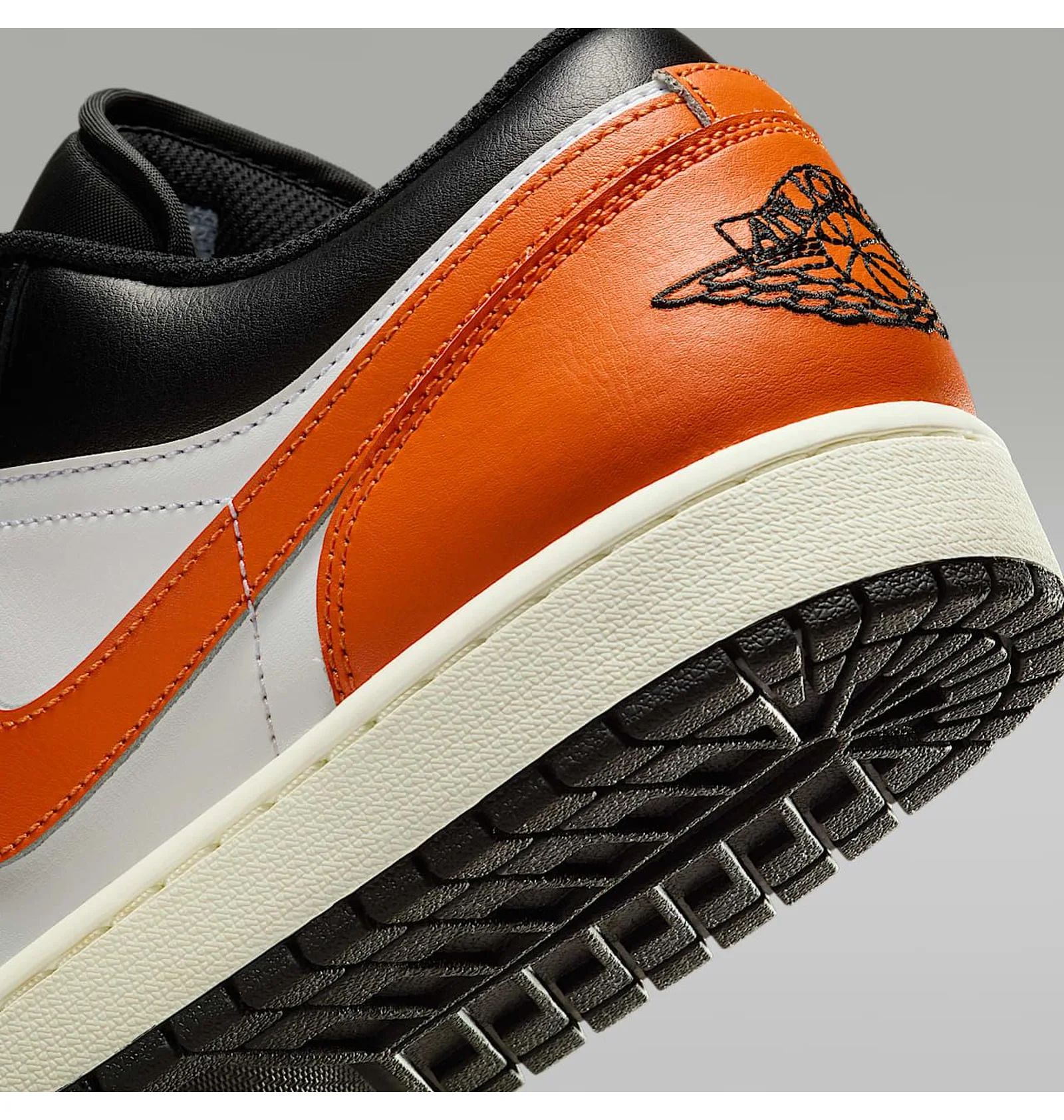 ᐉ Кроссовки мужские Air Jordan Low Orange/Black 553558-081
