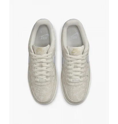 Кросівки жіночі Nike Air Force 1 07 Se Beige DR6402-900