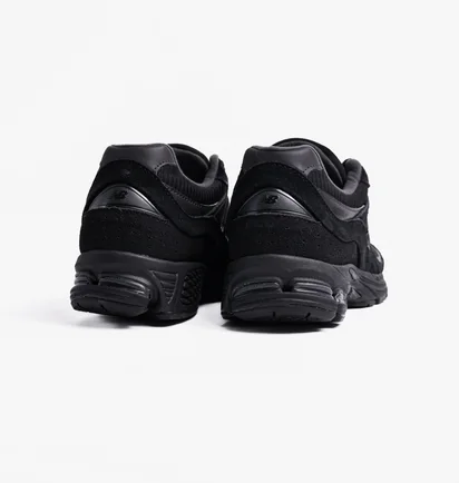 Кроссовки мужские New Balance 2002R Black U2002RBL