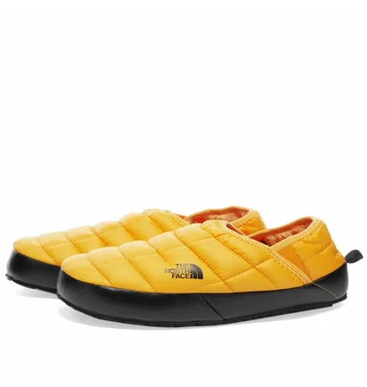 Тапочки мужские The North Face Thermoball Traction Mule V Yellow NF0A3UZNZU3