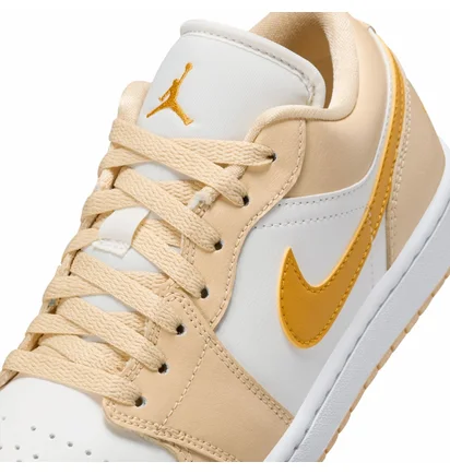 Кросівки жіночі Nike 1 Low White/Beige DC0774-170