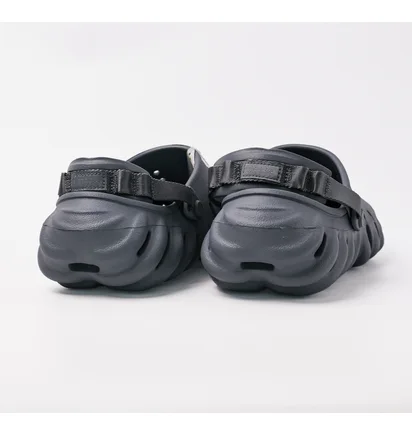 Тапочки чоловічі CROCS Echo Clog Grey 207937-0Z3