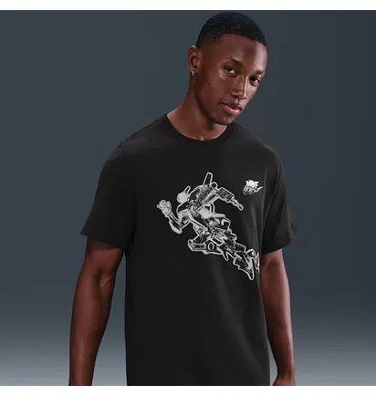 Футболка мужская Nike Sportswear Black HQ9166-010