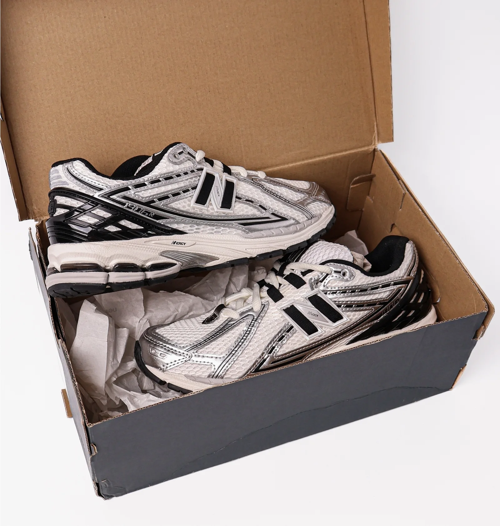 ᐉ Кроссовки мужские New Balance 1906R Metallic M1906RER - купить