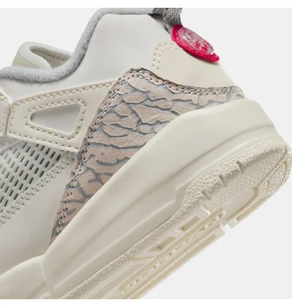 Кросівки дитячі Air Jordan Low Beige FQ3951-100