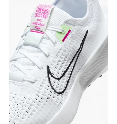 Кросівки жіночі Nike Interact Run Road Running Shoes White FD2292-102