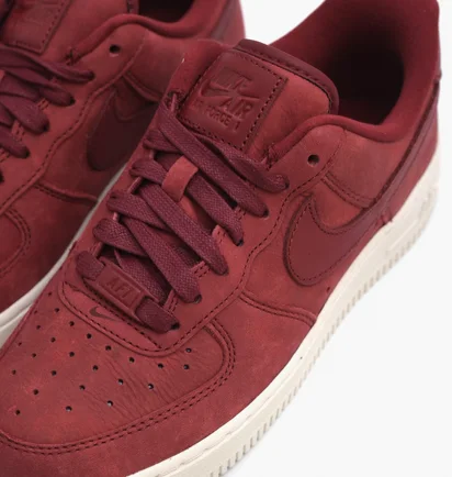 Кросівки жіночі Nike Air Force 1 07 Prm Red Dr9503-600
