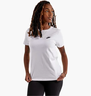 Футболка женская Nike Sportswear Club Essentials White DX7902-100