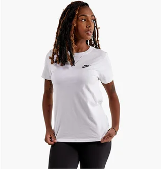 Футболка женская Nike Sportswear Club Essentials White DX7902-100