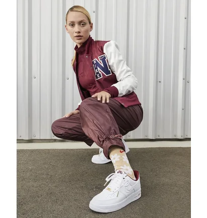 Кросівки жіночі Nike Air Force 1 07 Se White Dv7584-100
