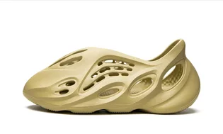 Тапочки мужские Adidas Yeezy Foam Runner Yellow GV6775
