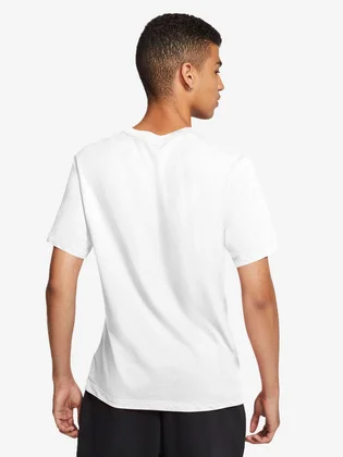 Футболка мужская Nike Sportswear Club White BV7639-100