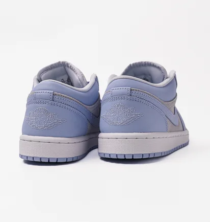 Кросівки жіночі Air Jordan Womens Shoe Light Blue/White DC0774-050