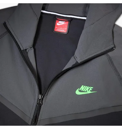 Спортивный костюм мужской Nike Tech Woven Black/Grey HM7151-013__HM7158-060
