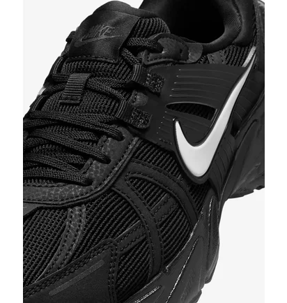 Кросівки жіночі Nike V2K Run Black HQ1582-001