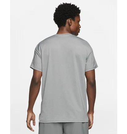 Футболка чоловіча Nike M Np Df Hpr Dry Top Ss Grey Cz1181-073