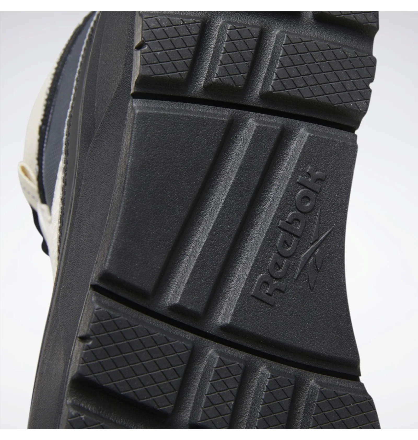 ᐉ Кросівки чоловічі Reebok X Nicole Mclaughlin Club C Geo Mid