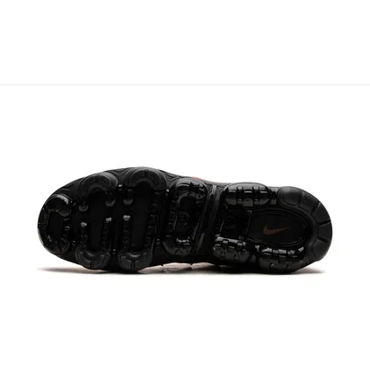 Кроссовки мужские Nike Air Vapormax Plus Orange/Black 924453-006