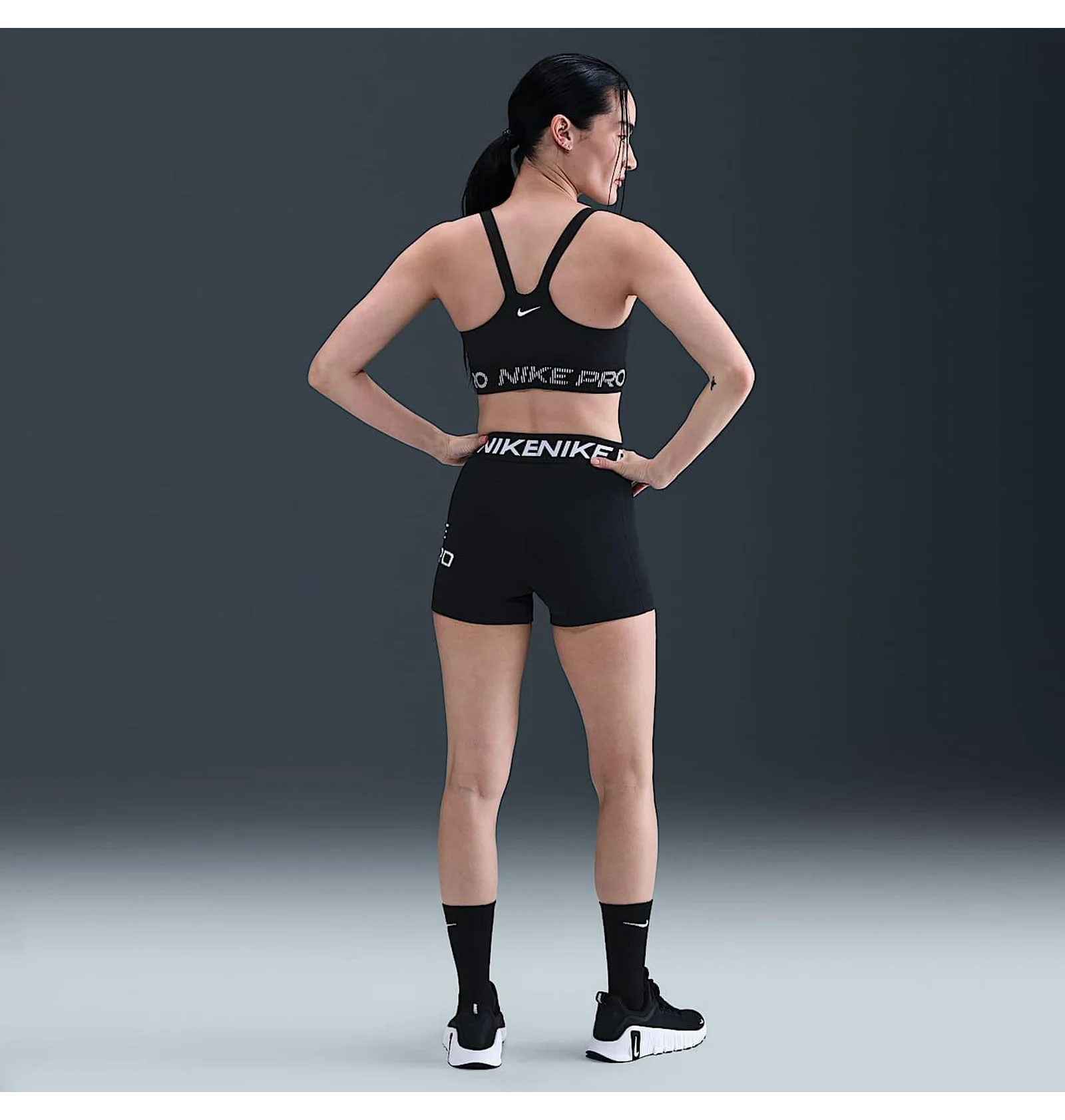ᐉ Топ женский Nike Pro Black IF3973-010 - купить в интернет