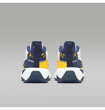 Кроссовки мужские Air Jordan Max Aura 7 White HQ2091-102