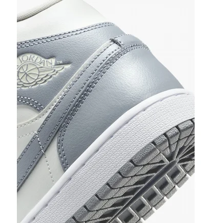 Кроссовки женские Nike Air Jordan 1 Mid Stealth Grey Bq6472-115