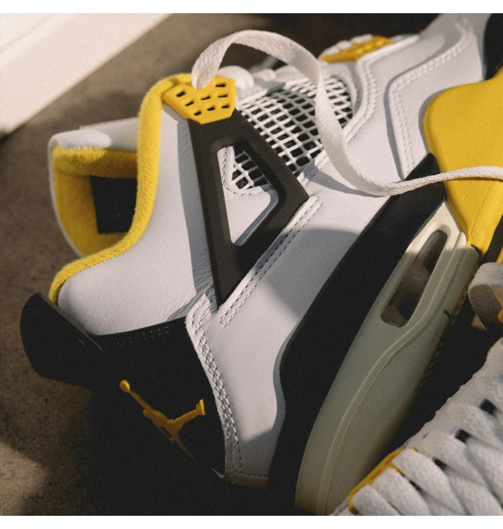ᐉ Кроссовки женские Air Jordan 4 Retro White AQ9129-101 - купить