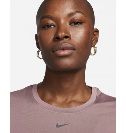 Футболка женская Nike One Classic Wodri-Fit Short-Sleeve Top Violet FN2798-208