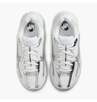 Кросівки жіночі Nike Air Zoom Vomero 5 White/Metallic HF7723-100