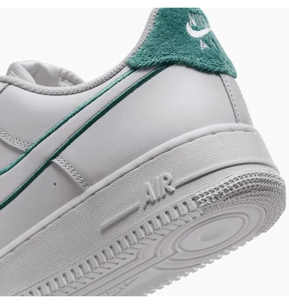 Кросівки чоловічі Nike Air Force 1 `07 Lv8 Resort & Sport White FN8349-100