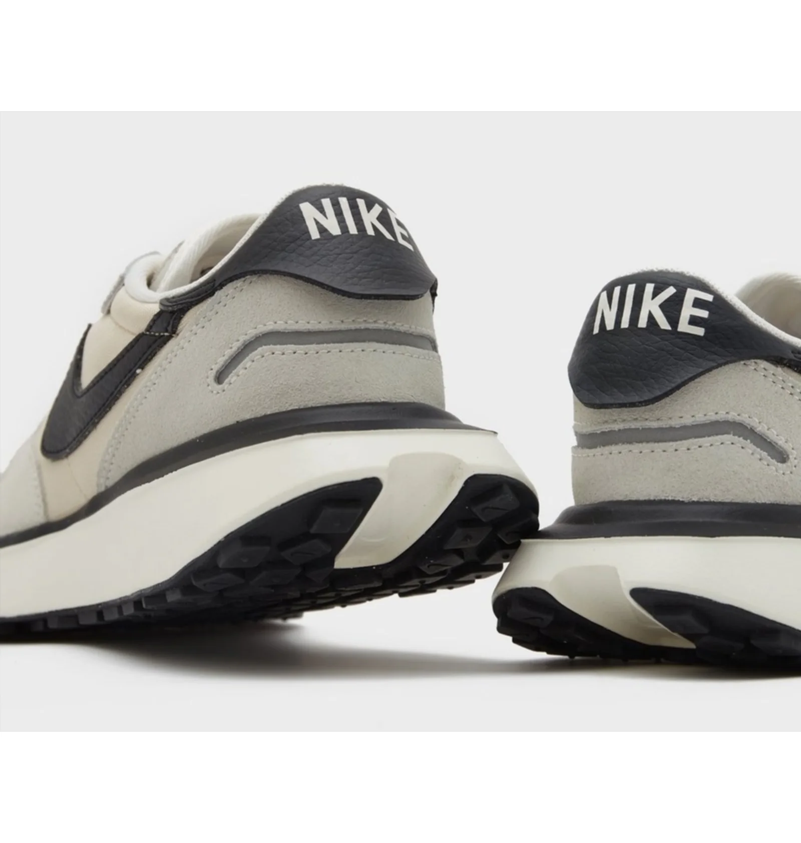 ᐉ Кроссовки женские Nike Phoenix Waffle Beige/Grey FD2196-100