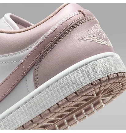Кросівки жіночі Nike WomenS 1 Low Particle Rose Pink/White DC0774-606