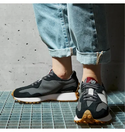 Кроссовки женские New Balance 327 Black WS327KC