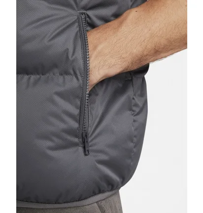 Жилетка чоловіча Nike Sportswear Club Primaloft® Water-Repellent Puffer Vest Grey FB7373-068