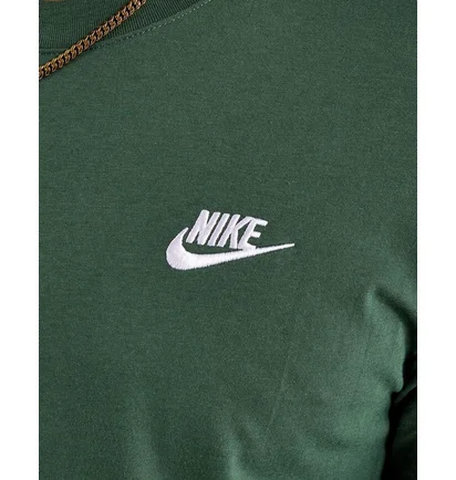 Футболка чоловіча Nike Club Tee Green AR4997-323